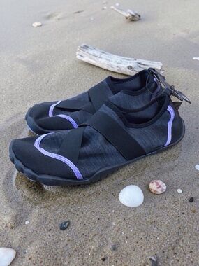 Athletic Works Women’s Five Toe Water Shoes Size 11 Black Lavender Beach Pool.